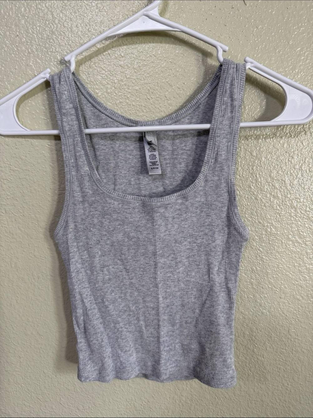 SKIMS Ribbed Scoop Tank Top in Heather Gray